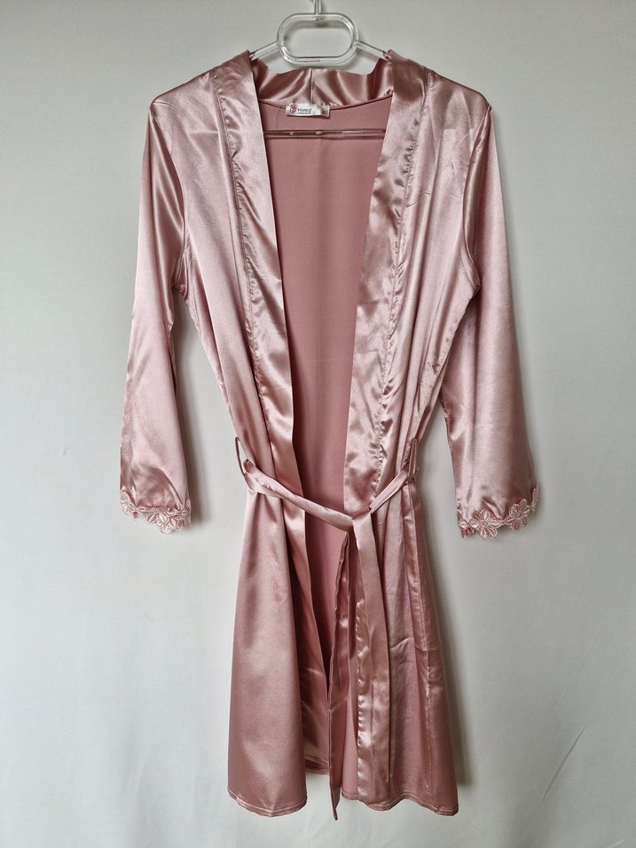 Pembe 4 Parça Saten Gecelik ve Sabahlık Takım - Görsel 2
