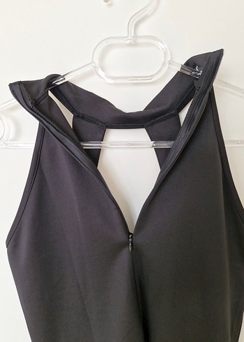 Yüksek Yakalı Siyah Crop Top - Görsel 3