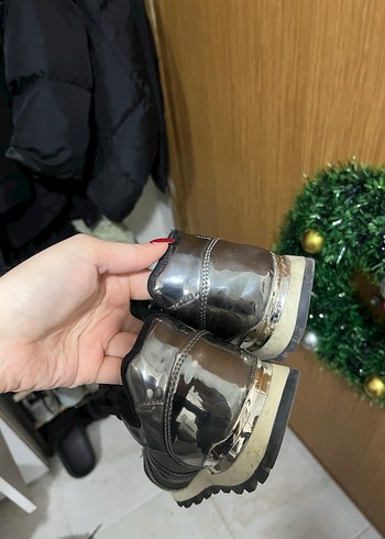 Gri Metalik Kadın Spor Ayakkabı - Görsel 3