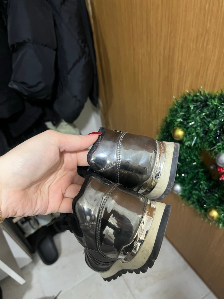 Gri Metalik Kadın Spor Ayakkabı - Görsel 3