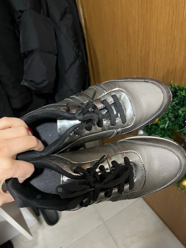 Gri Metalik Kadın Spor Ayakkabı - Görsel 2