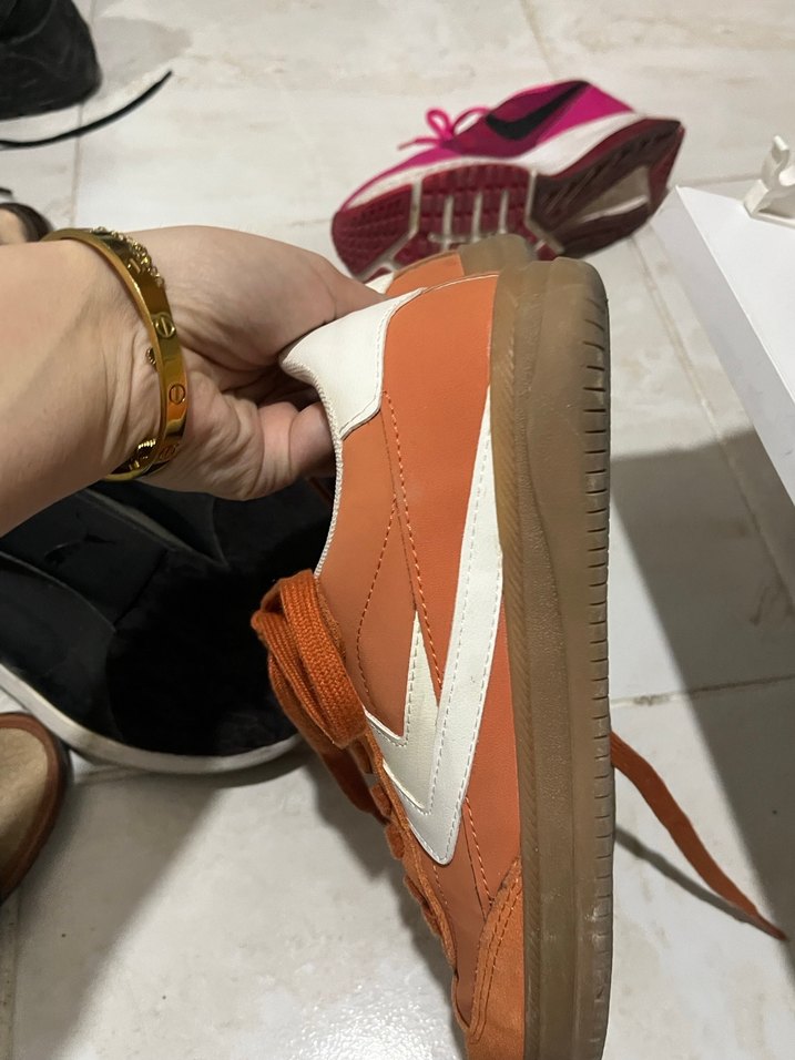 Turuncu bershka ayakkabı - Görsel 2