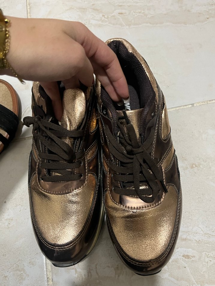 Kahverengi Parlak Yılan Desenli Bağcıklı Spor Ayakkabı - Görsel 3