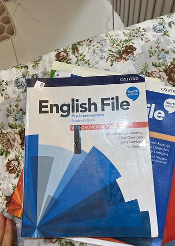 English File Pre-Intermediate Öğrenci Kitabı