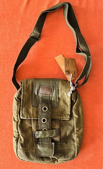 OCC Unisex NEW LIVING Omuz Çantası