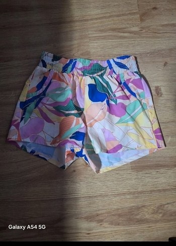 s Beden Pastel Renkli Pilili Mini Şort havuz icin