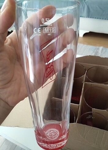 Beden Altılı bud bira bardağı sıfır ürün
