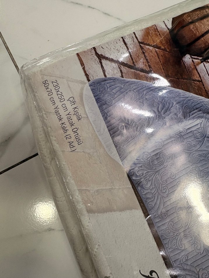 Beyaz Desenli Pamuklu Yatak Örtüsü - Görsel 2