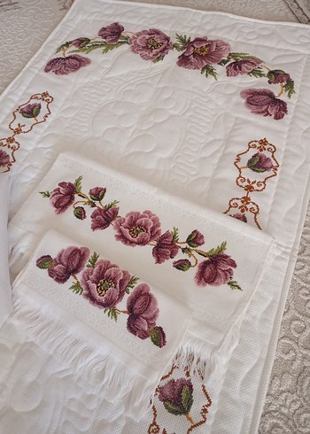Beyaz Nakışlı El İşi Set