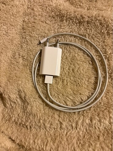 iPhone şarj kablo ve adaptör orjinal