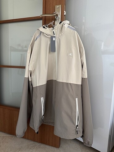 New balance yağmurluk