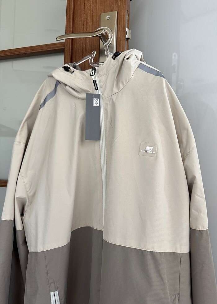 New balance yağmurluk - Görsel 2