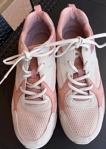 40 Beden Skechers spor ayakkabı