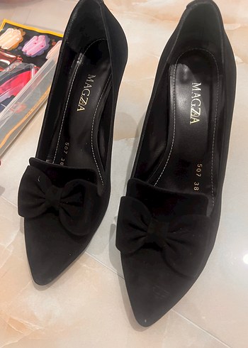 Siyah Fiyonklu Stiletto Topuklu Kadın Ayakkabı