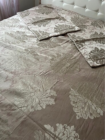 Linens Yatak örtüsü