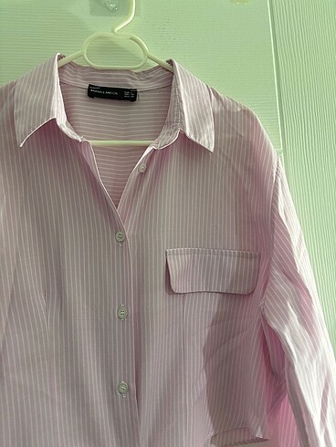 Pembe gomlek