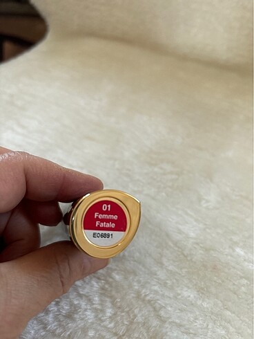 Beden CiharmingLipstick matte ruj