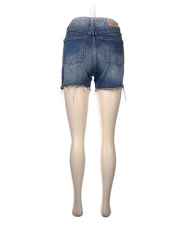 universal Beden Pull and Bear Mini Şort %70 İndirimli.