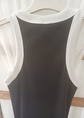 Siyah Uzun Yüksek Yakalı Kolsuz Elbise - Görsel 3