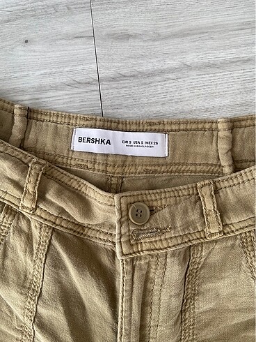 s Beden haki Renk Bershka Keten Şort