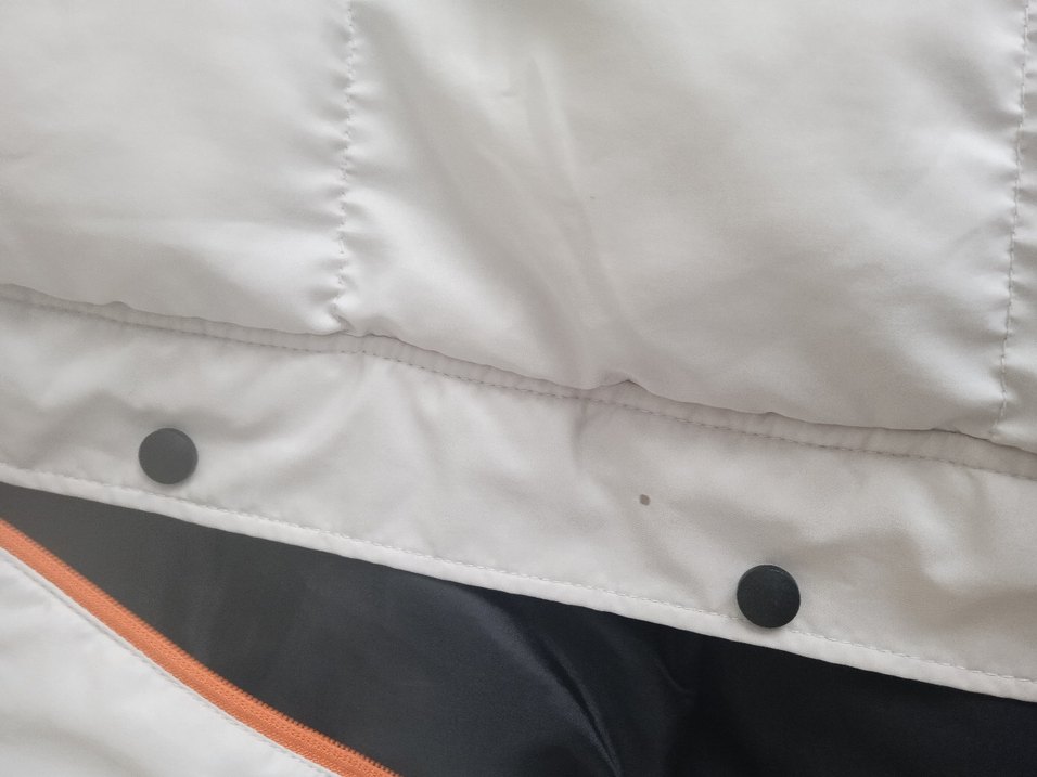 Düğmeli Beyaz Kadın Kışlık Mont - Görsel 3