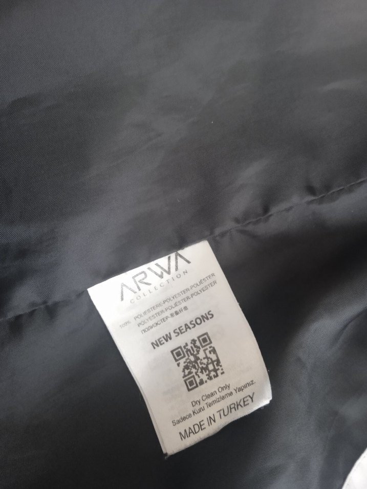 Düğmeli Beyaz Kadın Kışlık Mont - Görsel 4