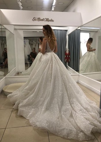 Parlak Beyaz Prenses Gelinlik V Yakalı - Görsel 3