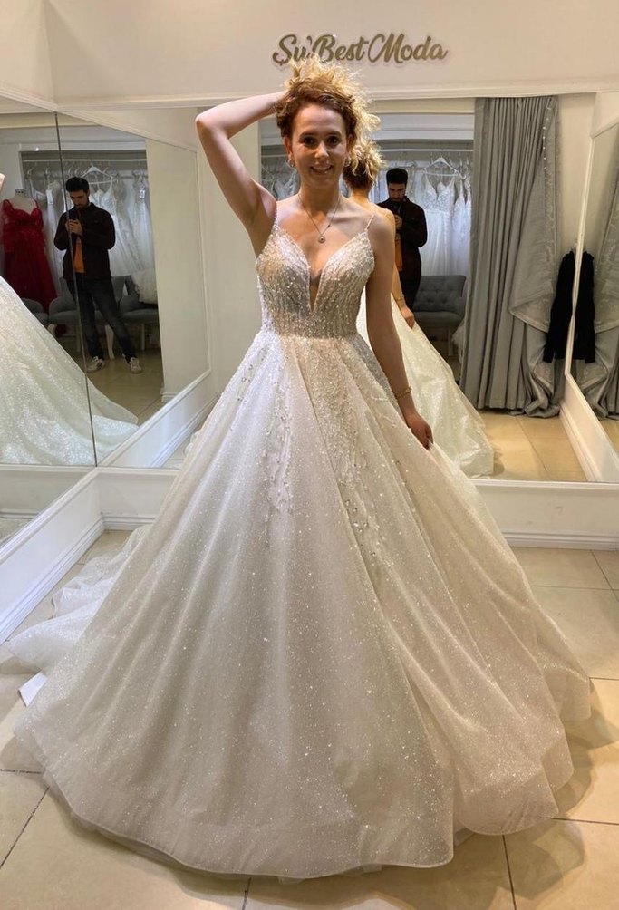 Parlak Beyaz Prenses Gelinlik V Yakalı - Görsel 5