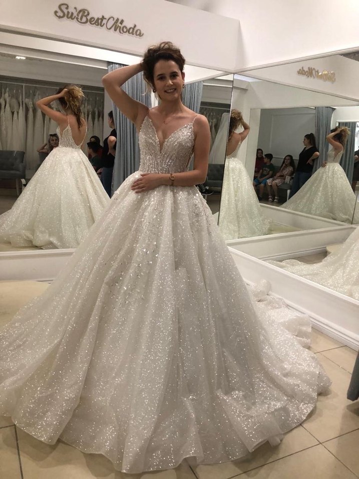 Parlak Beyaz Prenses Gelinlik V Yakalı - Görsel 2