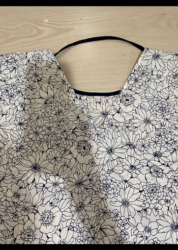 Gri Çiçek Desenli Kadın Bluz - Görsel 3