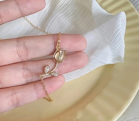 Beden Lale gold kolye