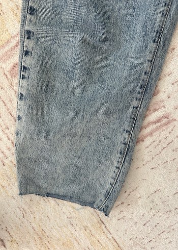 40 Beden Kadın Gri Batik Desenli Kemerli Denim Pantolon