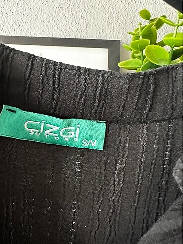 m Beden Siyah gömlek