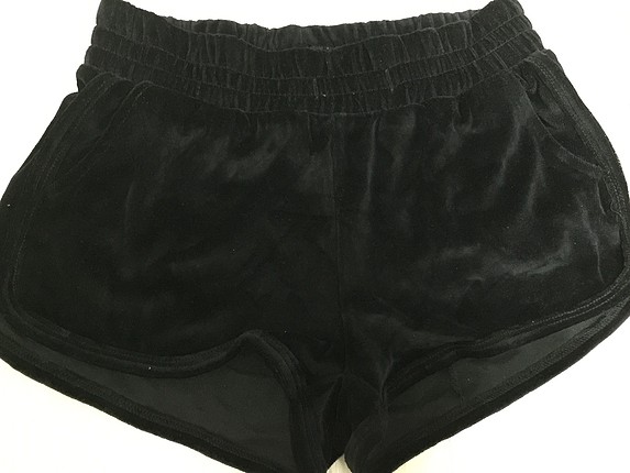 Bershka marka etiketi kesilmiş cepli mini şort