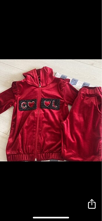 Lcw eşofman takımı kadife 5 yaş