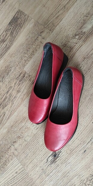 Derimod Gerçek deri kırmızı ayakkabı