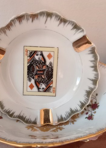 Altın Varaklı Oyun Kartı Desenli Kül Tablası - Görsel 3