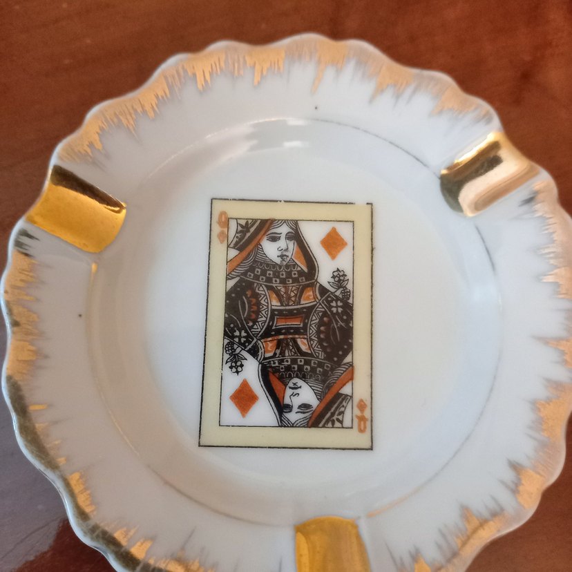 Altın Varaklı Oyun Kartı Desenli Kül Tablası - Görsel 4