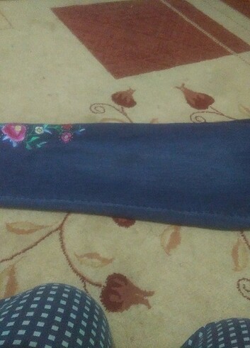 Nakışlı kot pantolon 