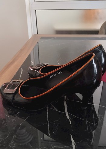 Hotiç Klasik Tokalı Siyah Stiletto Hotiç 39 numara