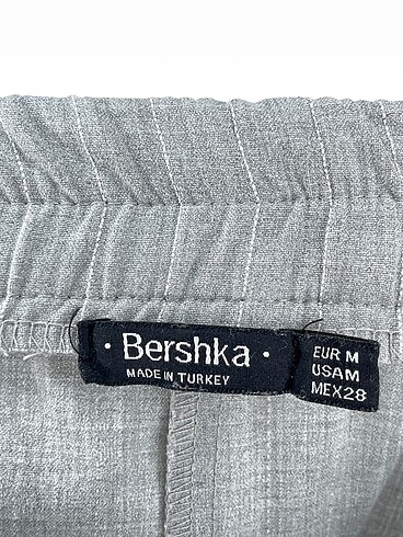m Beden gri Renk Bershka Mini Şort %70 İndirimli.