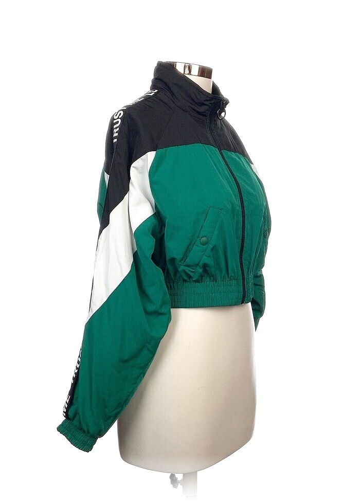 Bershka Spor Dış Giyim %70 İndirimli. - Görsel 2