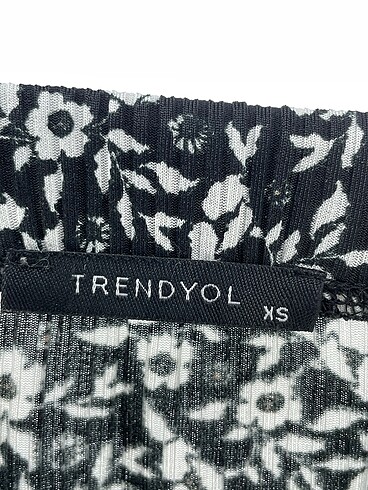 xs Beden çeşitli Renk Trendyol & Milla Mini Şort %70 İndirimli.