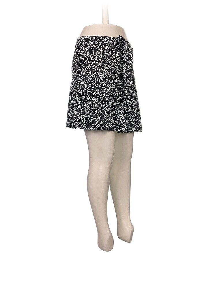 Trendyol & Milla Mini Şort %70 İndirimli. - Görsel 2