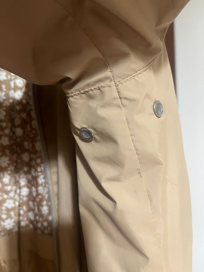 LC Waikiki yağmurluk - Görsel 5