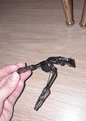 Siyah Kirpik Kıvırıcı - Görsel 2