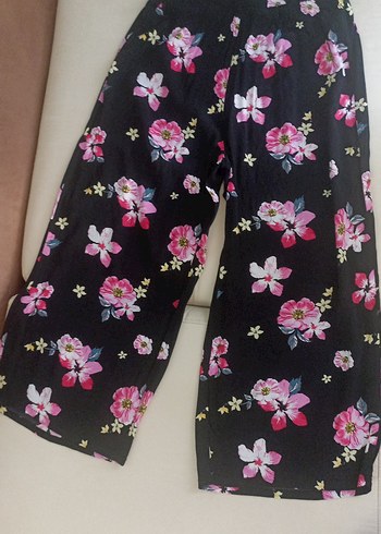 Çiçek Desenli Midi Kadın Pantolon
