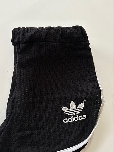 Adidas şort