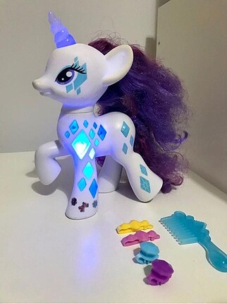 My little pony ışık saçan rarity