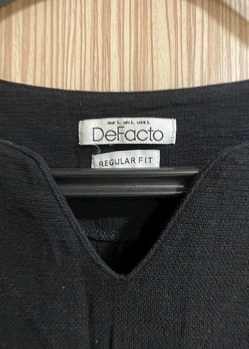 Siyah V Yaka Keten Erkek Tişört - Görsel 2